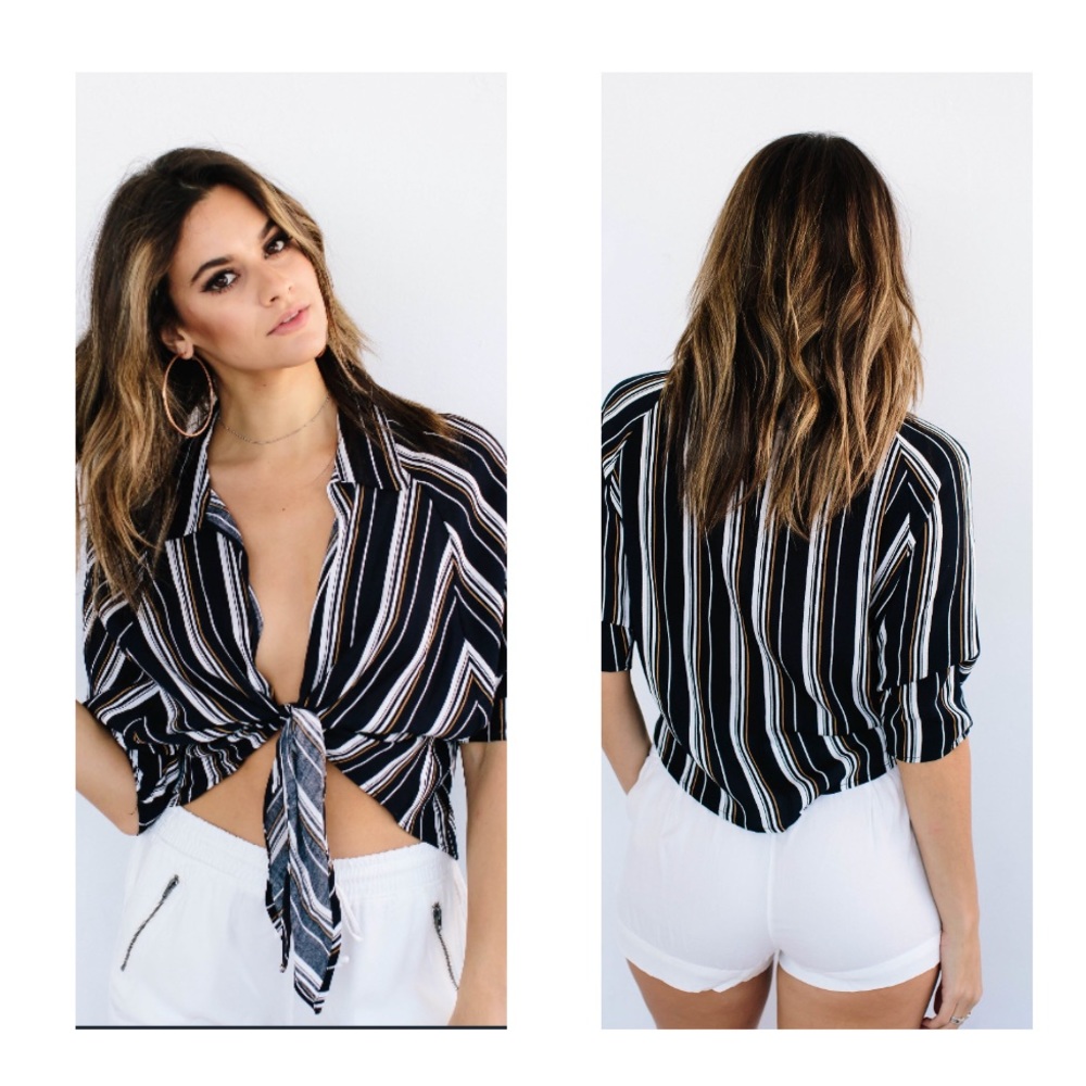 ✨✨LAST 1 ✨CATALINA WRAP TOP - Picture 4 of 6